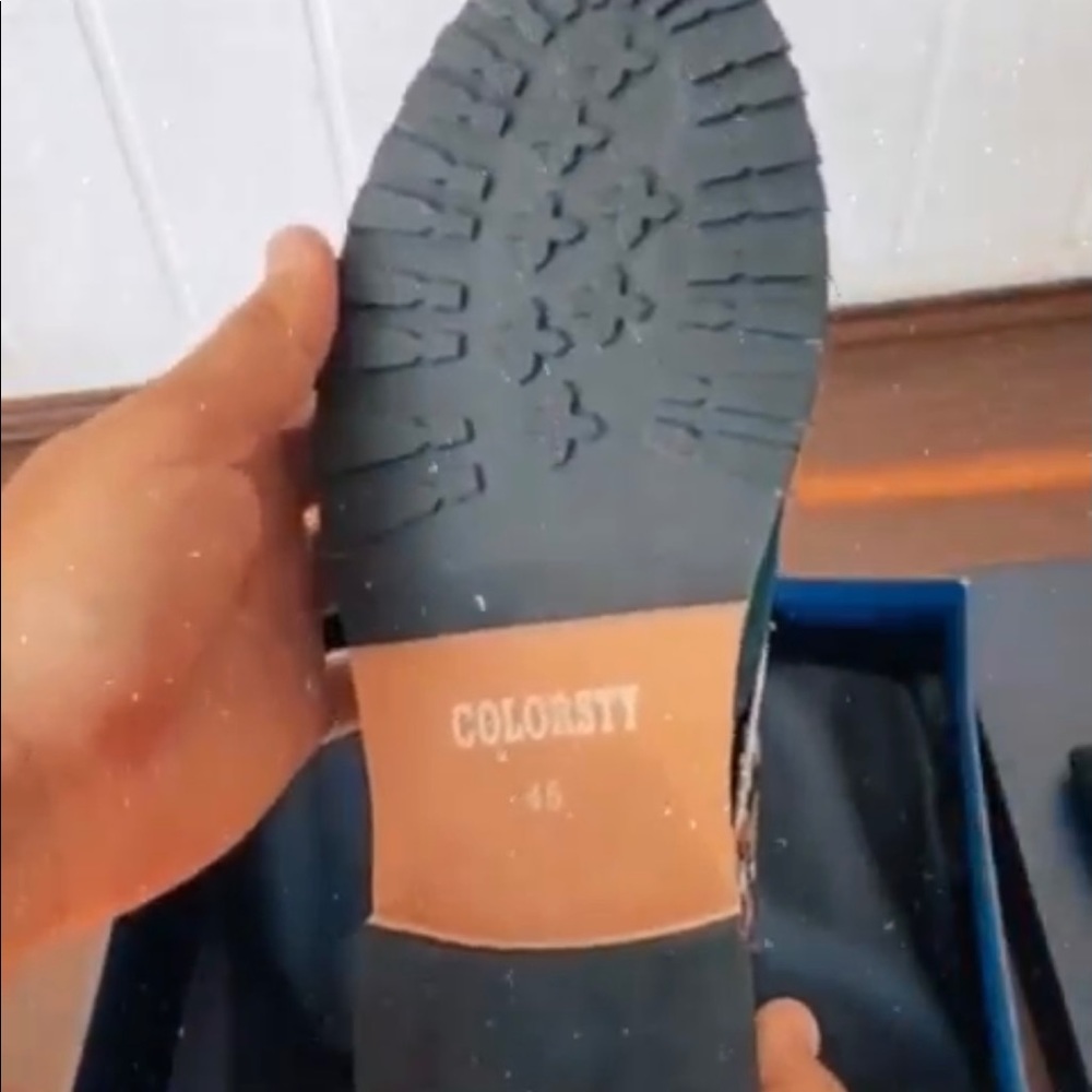 Shoes - Picture 3 of 7